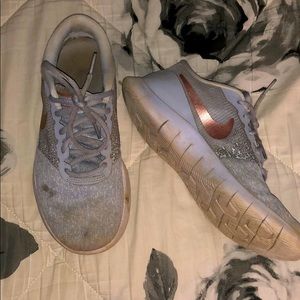 Nike women’s flex contact running shoe